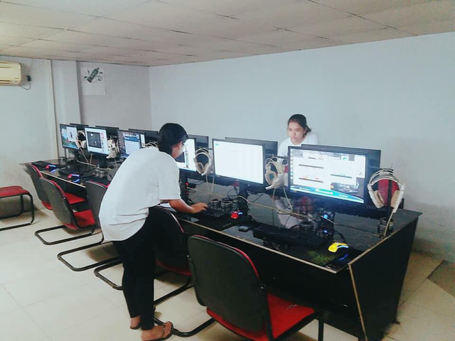 chu quan net am bung vi fan viet thue ca tiem de cay view cho mv moi cua bts