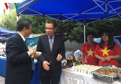 dai su quan viet nam tham gia hoi cho van hoa am thuc cac nuoc asean trung quoc