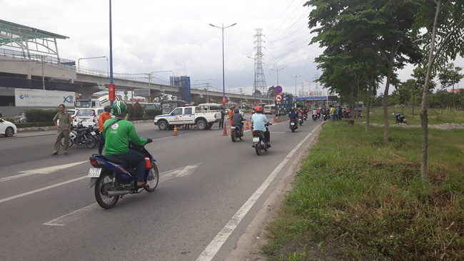 tphcm chay vao lan o to voi toc do nhanh nam thanh nien bi xe container can tu vong