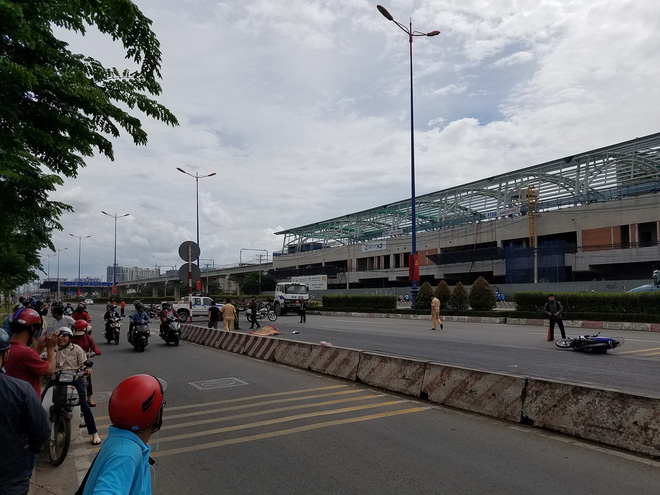 va cham voi xe container tren xa lo ha noi thanh nien 25 tuoi bi can tu vong