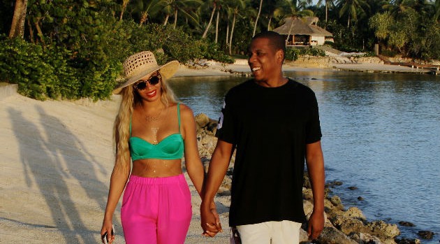cuoc song sieu giau khong the tuong tuong cua beyonce mua ca hon dao giua bien de nghi ngoi