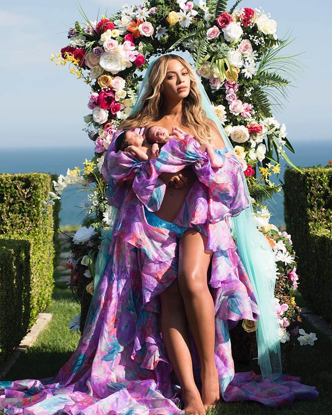 cuoc song sieu giau khong the tuong tuong cua beyonce mua ca hon dao giua bien de nghi ngoi