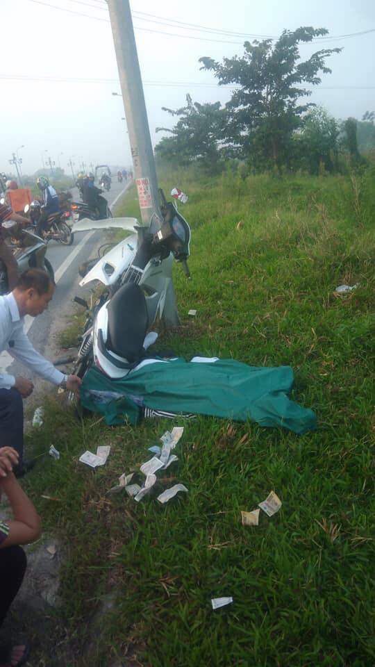 ha noi nam thanh nien tu vong canh xe may dinh chat vao cot dien luc rang sang