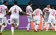 dang sau ly do khong in ten cau thu len ao dau ma thong nhat de chu syria la ca mot cau chuyen dang hoc hoi ve tinh than quyet chien cua quoc gia nay