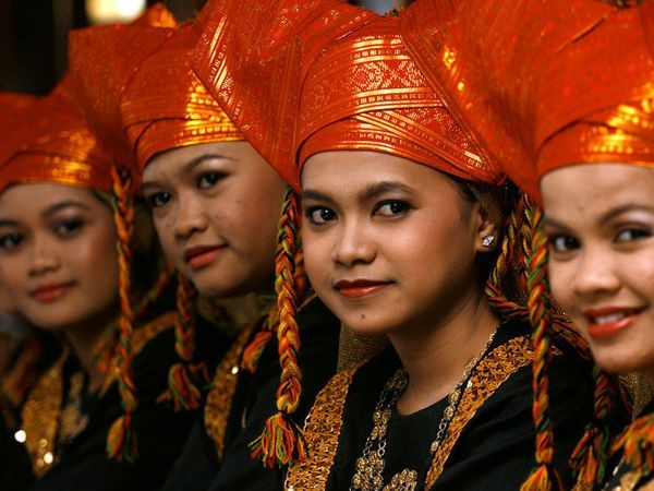 tim hieu phong tuc van hoa cua toc nguoi viet co o indonesia