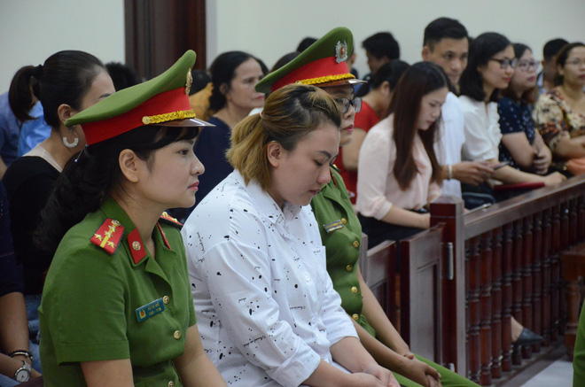 xet xu vu bo de me ke bao hanh be trai 10 tuoi ran so nao me ke bat khoc thua nhan danh con nhung khong nho noi bao nhieu lan