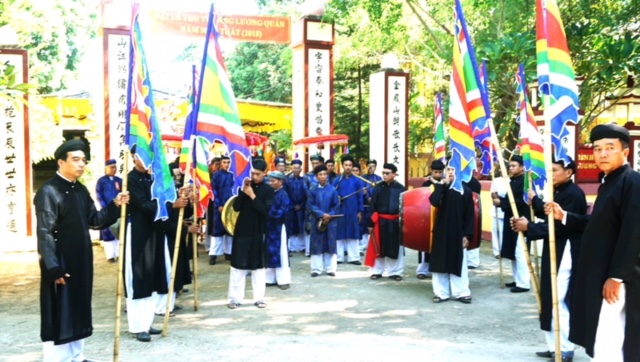 doc dao le cung tien thanh tra tai ngo mon hue