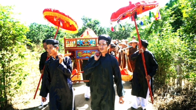 doc dao le cung tien thanh tra tai ngo mon hue