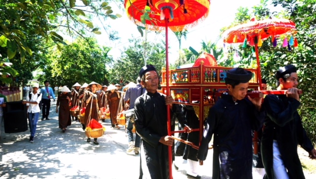 doc dao le cung tien thanh tra tai ngo mon hue