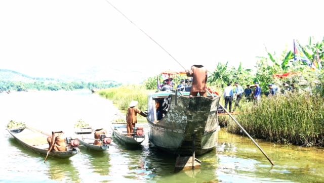 doc dao le cung tien thanh tra tai ngo mon hue