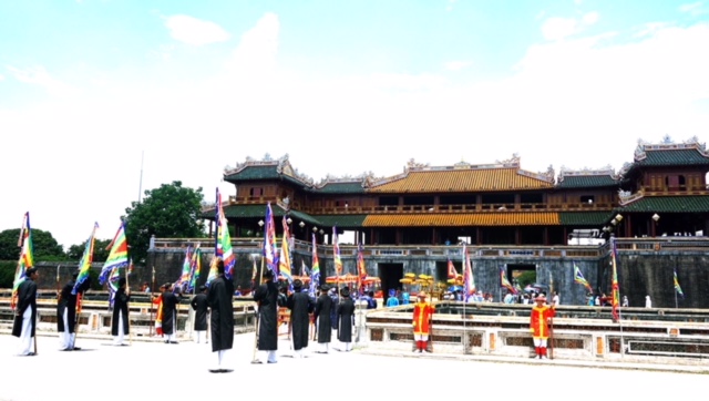 doc dao le cung tien thanh tra tai ngo mon hue