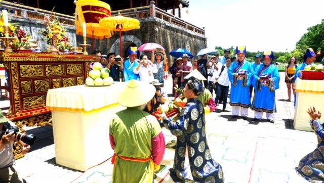 doc dao le cung tien thanh tra tai ngo mon hue