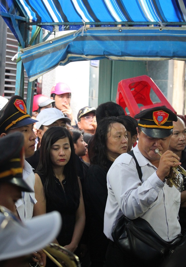 dong nguoi chat kin tien biet ca si minh thuan