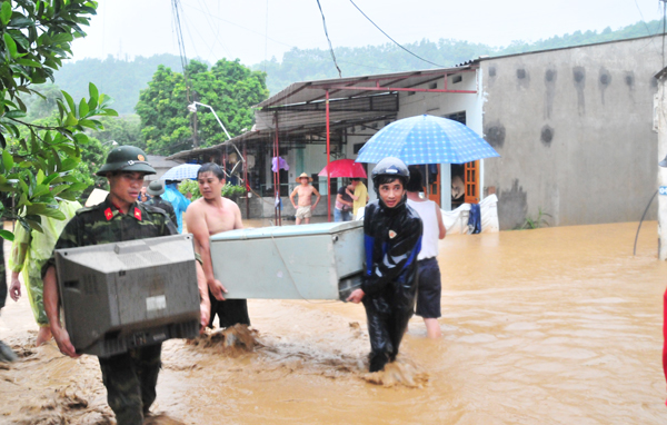xuat hon 120 tan gao ho tro cuu doi cho nhan dan lao cai
