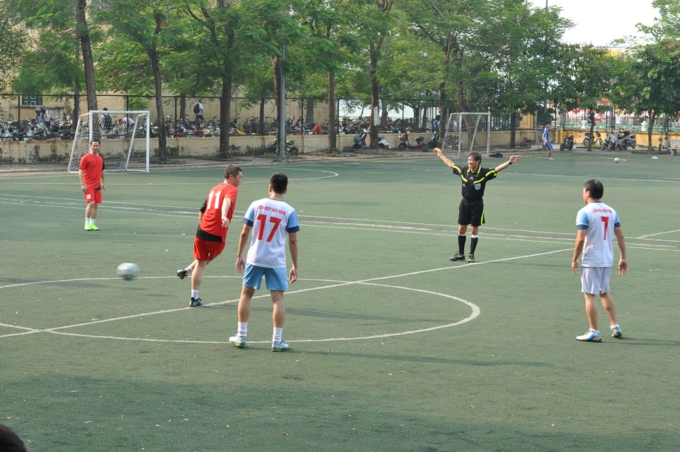 giao huu bong da lien hiep cac to chuc huu nghi viet nam dai su quan trung quoc