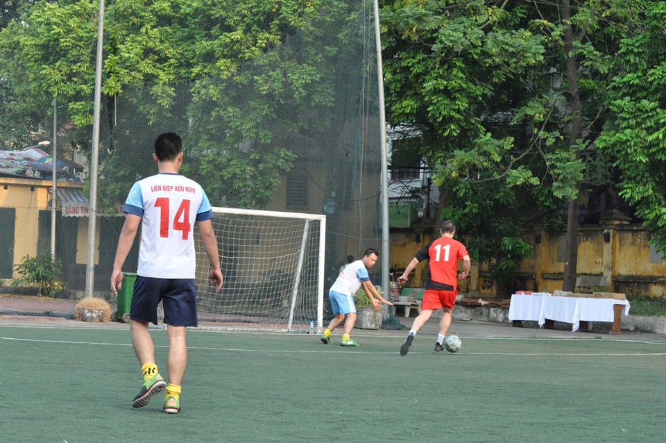 giao huu bong da lien hiep cac to chuc huu nghi viet nam dai su quan trung quoc