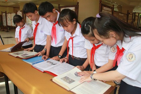 hoi ai mo yersin tinh khanh hoa to chuc le ky niem 153 ngay sinh bac si alexandre yersin