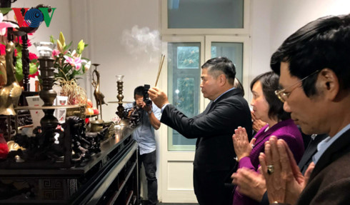 dai su quan viet nam o nuoc ngoai ky niem 72 nam quoc khanh