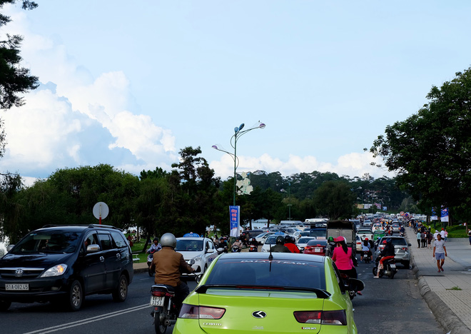 da lat quang truong lam vien tap nap du khach dip nghi le quoc khanh