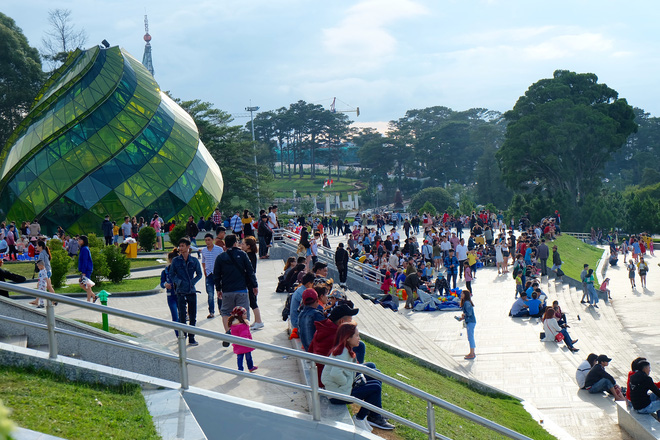 da lat quang truong lam vien tap nap du khach dip nghi le quoc khanh