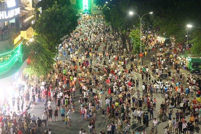 chum anh gioi tre khap moi mien hao huc dao pho dem quoc khanh 29