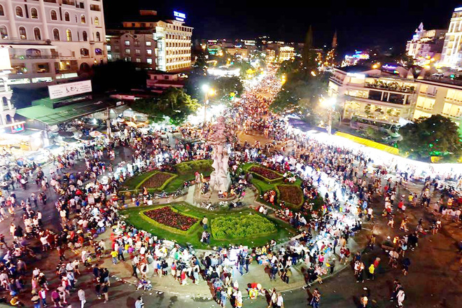 chum anh gioi tre khap moi mien hao huc dao pho dem quoc khanh 29