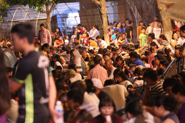 chum anh gioi tre khap moi mien hao huc dao pho dem quoc khanh 29