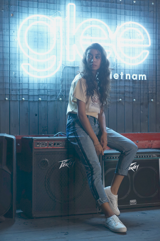 khong phai angela phuong trinh nu chinh dien do nhat glee chinh la day