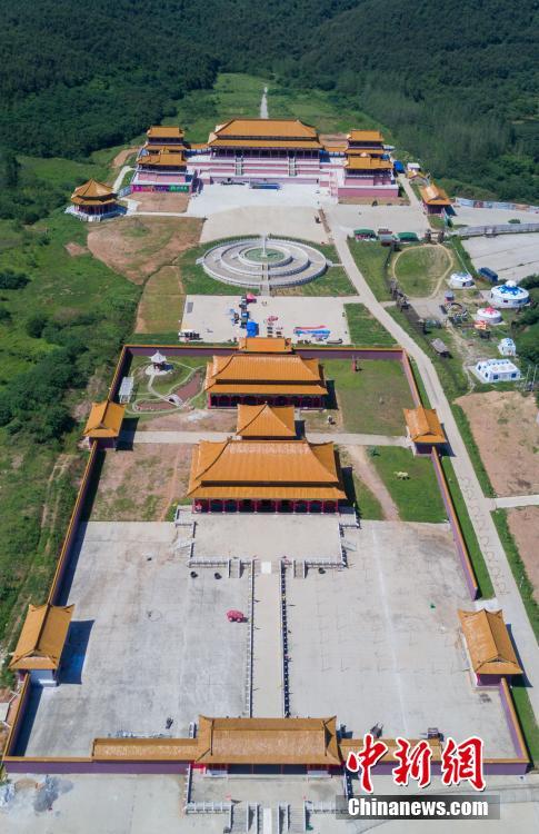 do khoc do cuoi khi chung kien canh sieu anh hung hollywood dung canh gac cho tuong nhan su nhai o trung quoc