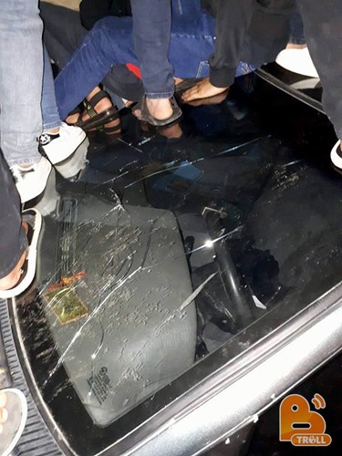 hinh anh khung khiep nhat dip nghi le 29 treo rao giam nat o to con trong dem dai nhac hoi