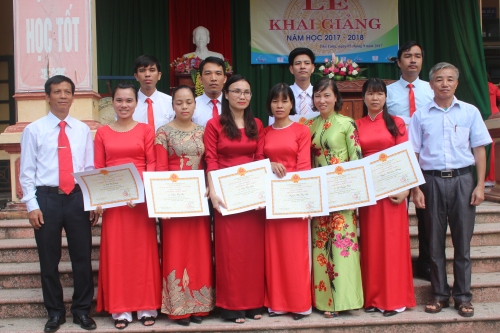huyen vinh tuong vinh phuc le khai giang tai truong thcs tho tang trang nghiem ngan gon