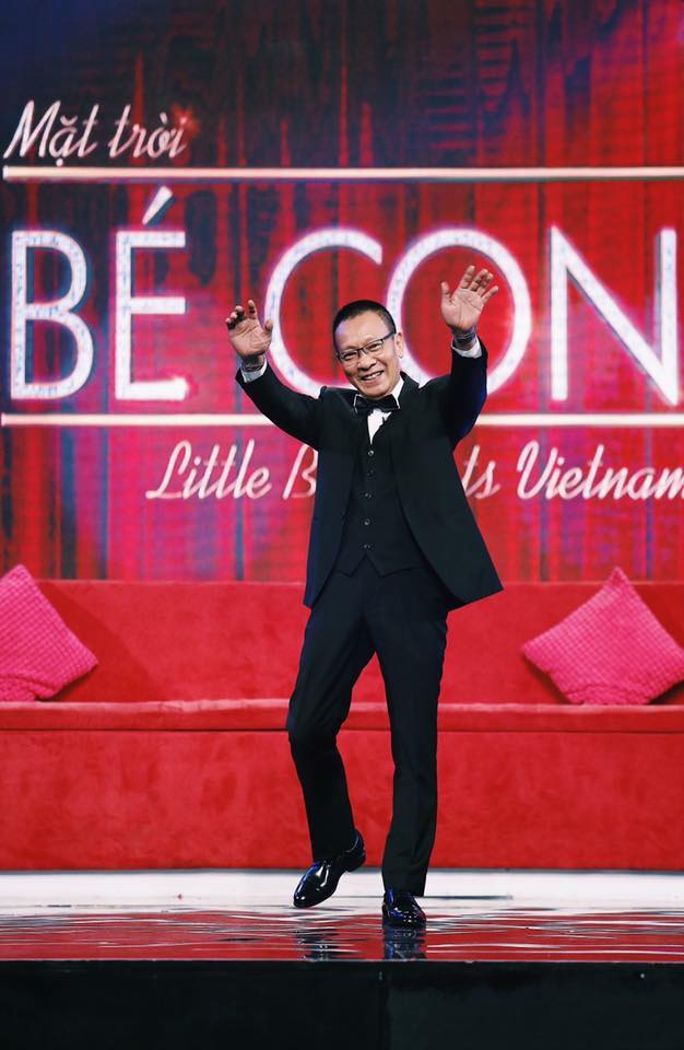 nha ba o la i van sam tro tha nh mc cho little big shots phien ba n vie t