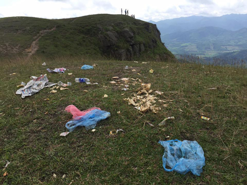 sau ky nghi le quoc khanh rac thai bua vay tai cac diem du lich