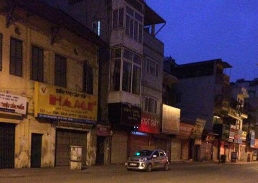 xon xao tai xe taxi bi hai vo chong hanh hung quyt gan 10 trieu dong
