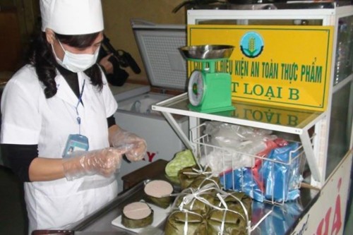 gan 40 hoc sinh o yen bai bi ngo doc phai cap cuu sau bua com trua