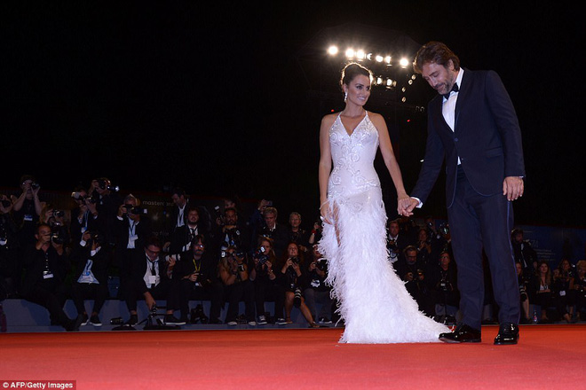 sao nam coi tran chay tren tham do lhp venice