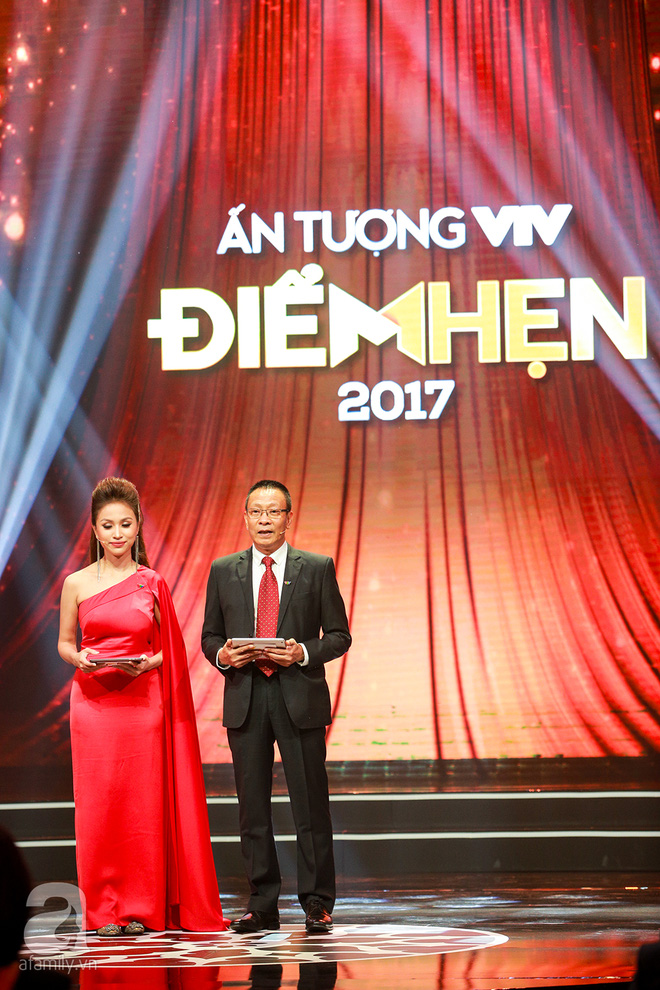 nhan giai vtv awards bao thanh xuc dong cam on chong vi da luon o ben em