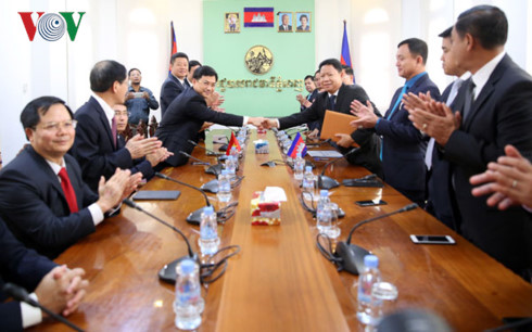 ha noi ho tro phnompenh hon 5 trieu usd xay dung duong huu nghi