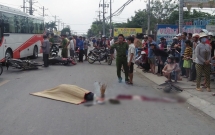 va cham voi xe may cho 3 thanh nien nguoi dan ong bi hat vang tu vong tai cho