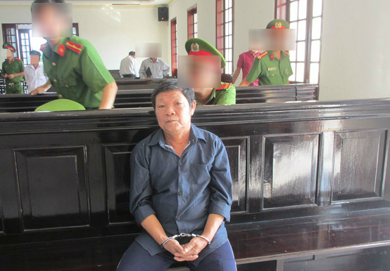 ong noi thu tinh hiep dam chau gai 11 tuoi 3 lan bat uong thuoc tranh thai lanh an chung than