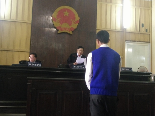 hiep dam 2 be 6 va 7 tuoi xong roi lien tuc keu oan ten cam thu lanh an 10 nam tu