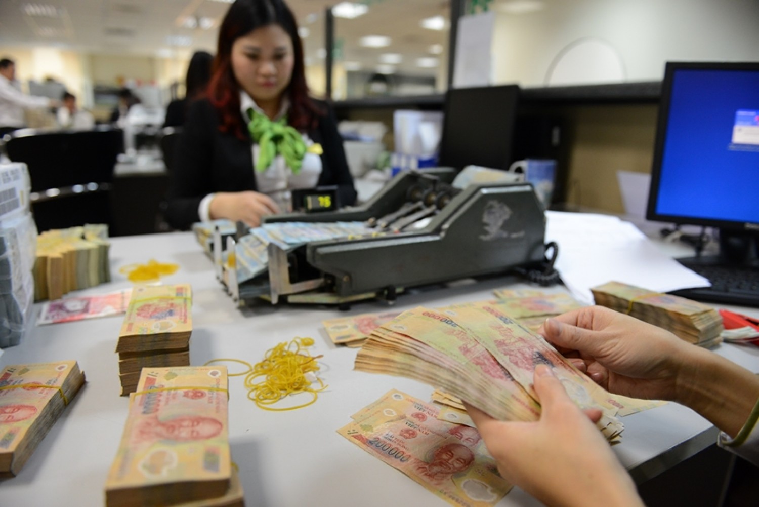 ngan hang nha nuoc thu ve hon 6000 ty dong tu chia co tuc