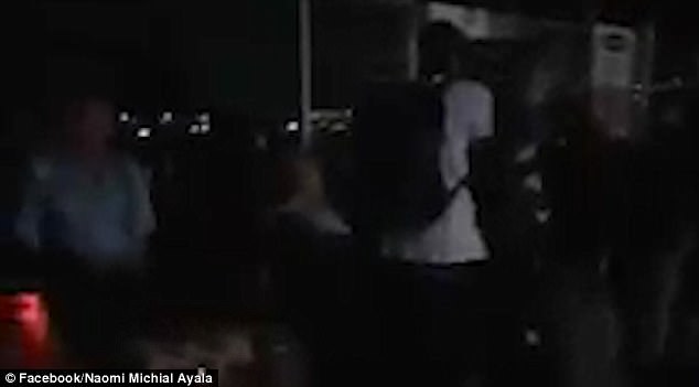 chuoi khach san marriott tu choi cho du khach ngoai lai len du thuyen cuu ho