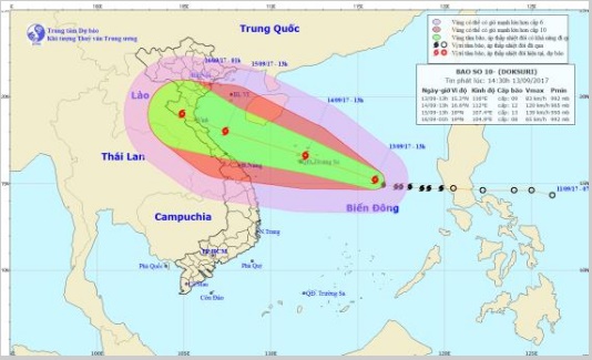 con bao manh nhat nhieu nam qua do bo mien trung mua to de phong ngap lut