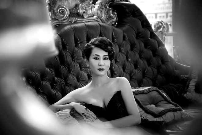 mc ky duyen noi ve goc khuat day xot xa cua nghe si ra duong bat con goi bang chi