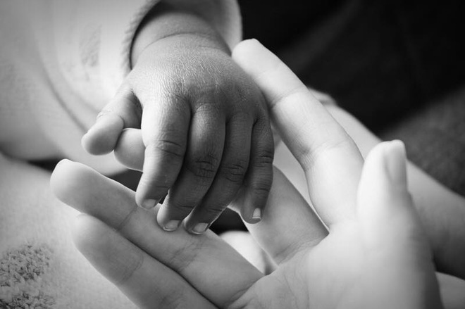 tren song phat thanh co gai to ban trai bo khi mang thai khong dam ve nha vi bo ha khac