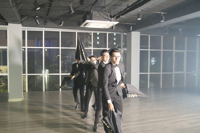 ngay ngat xem man hoa than thanh mat vu kingsman cua quang dang