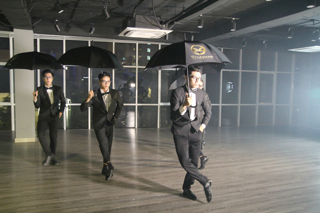 ngay ngat xem man hoa than thanh mat vu kingsman cua quang dang