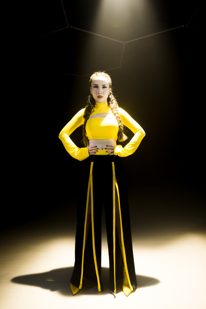 yen trang ep can nghiem ngat de tu tin khoe duong cong boc lua