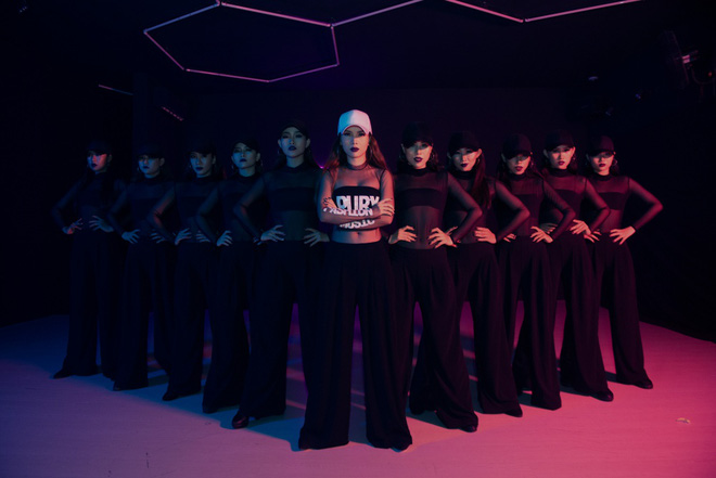 yen trang ep can nghiem ngat de tu tin khoe duong cong boc lua